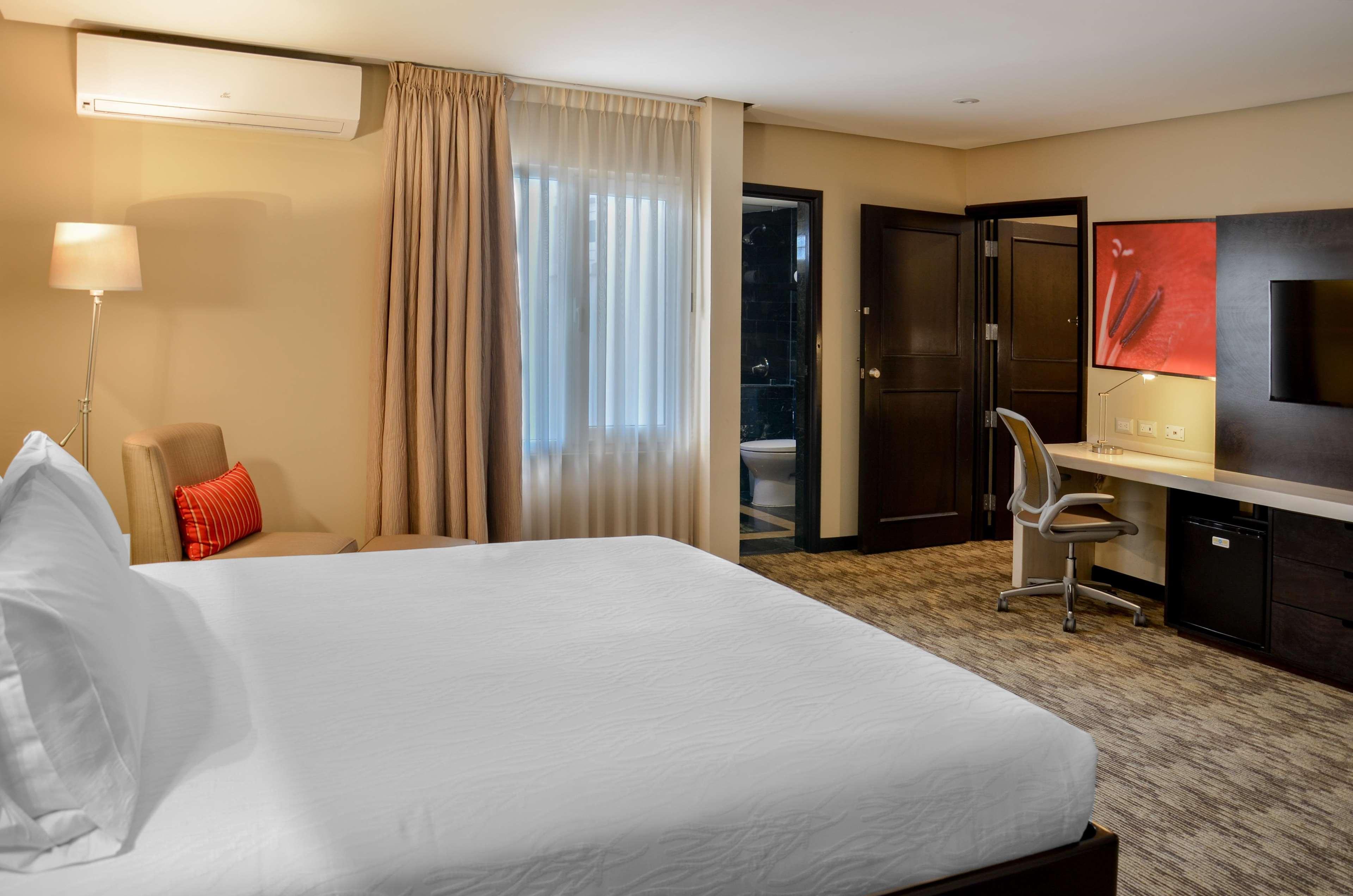 Hilton Garden Inn Guatemala City Bagian luar foto